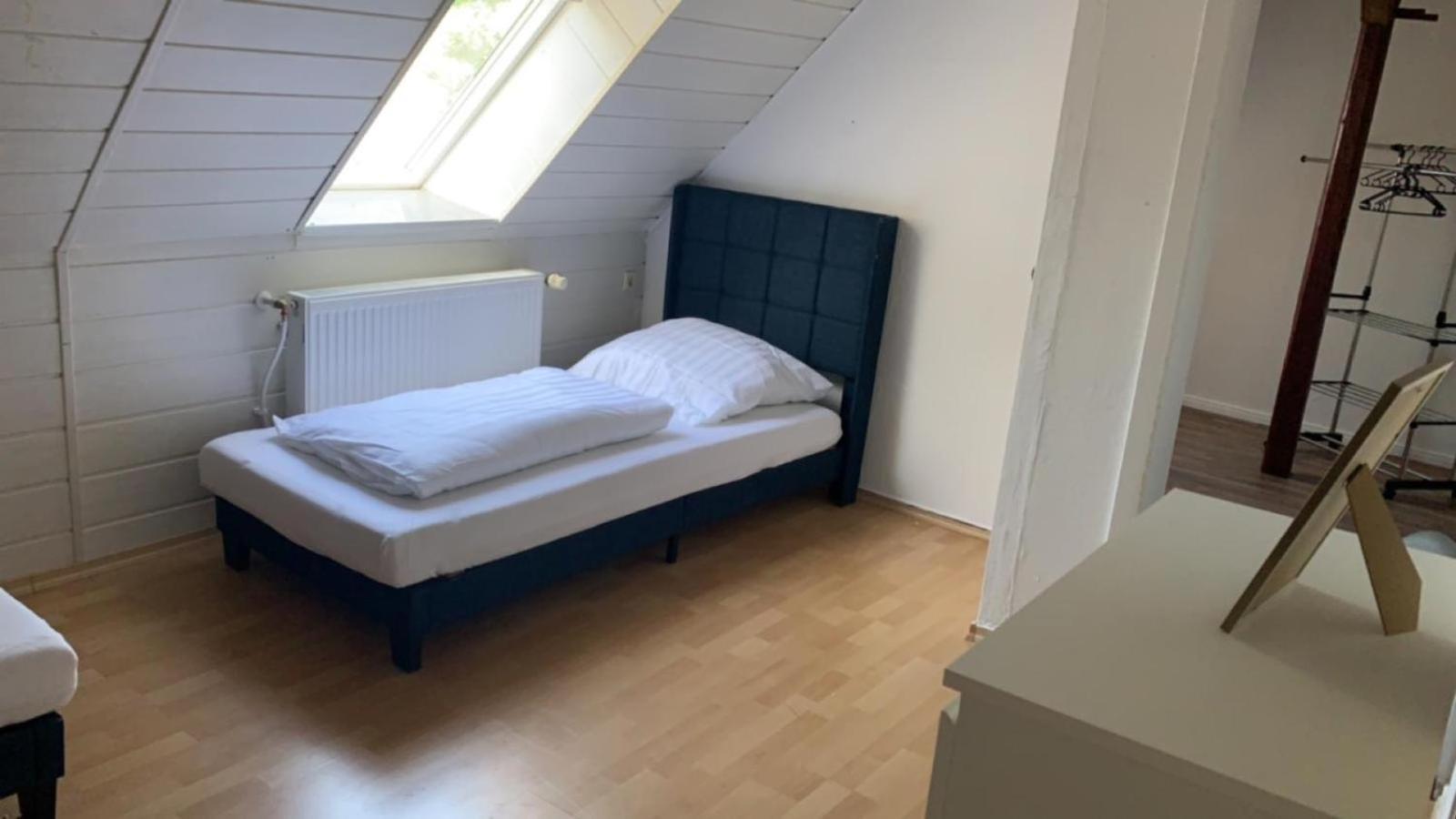 Zimmer In Wohnung, Monteure, Zentral, Enger Buitenkant foto